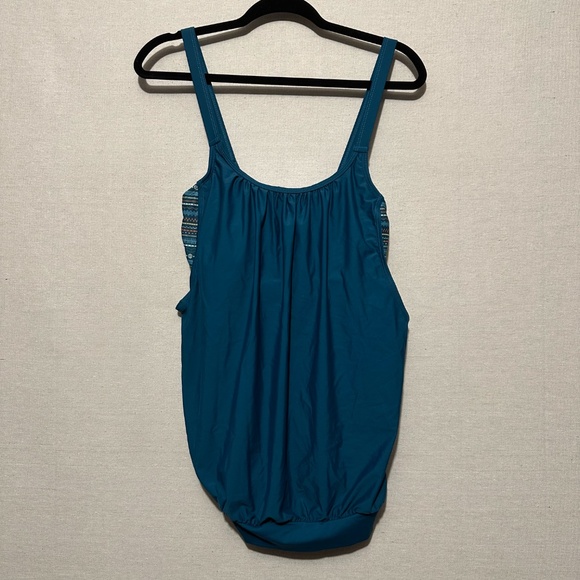 NWT Bloomchic Bandana Patchwork Contrast Gathered Cut Out Tankini Top - size 10 - Picture 3 of 7